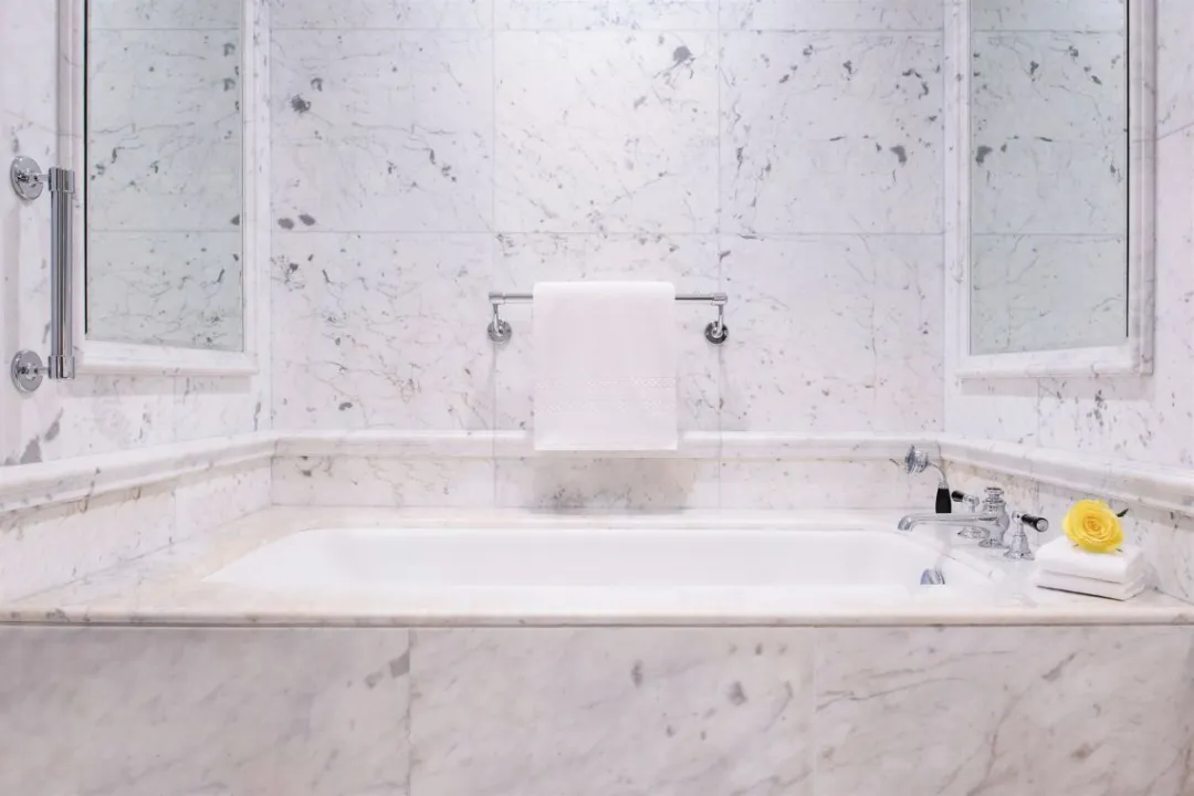 Executive Suite - Bathroom