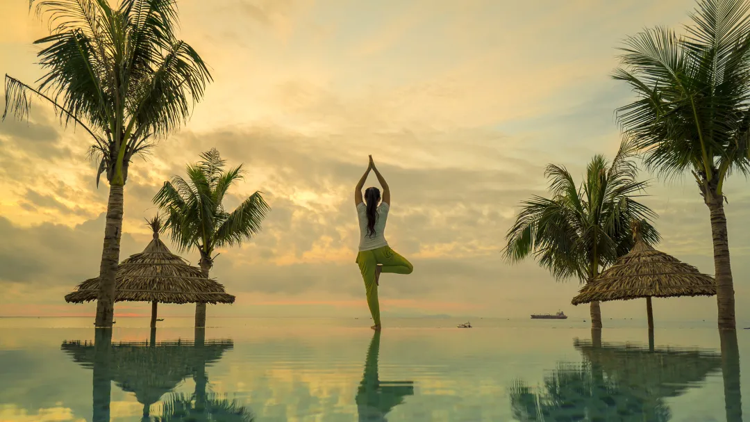 Fusion Suites Da Nang - Pool with Sunset View