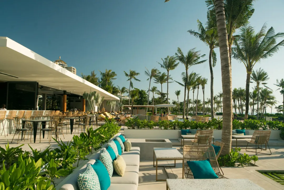 Sailing Club Signature Resort - Restruant with Lounge
