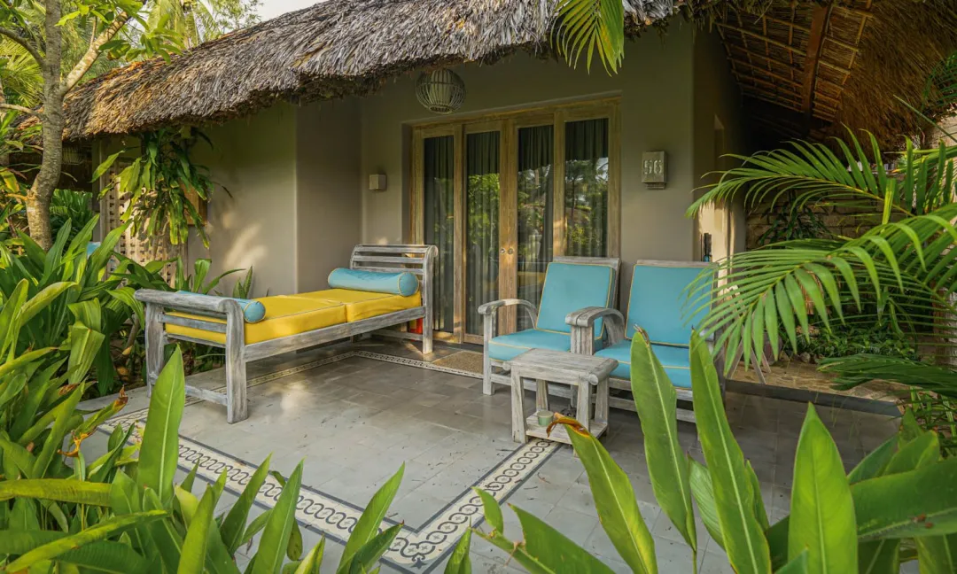 Deluxe Garden View Bungalows - Terrace Lounge with Garden View
