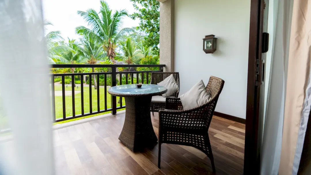 Junior Suite with Balcony - Balcony with Garden View