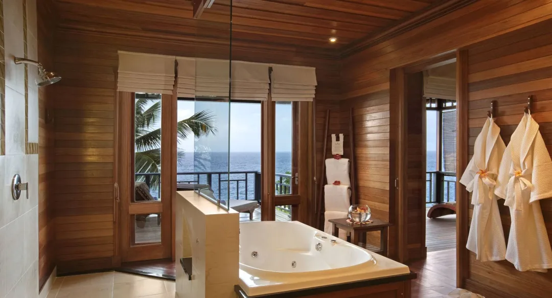 King Oceanview Villa - Bathroom