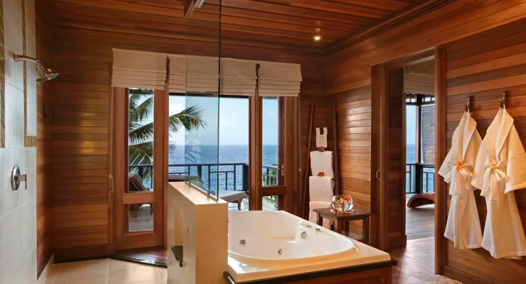 King Premium Oceanfront Villa - Bathroom