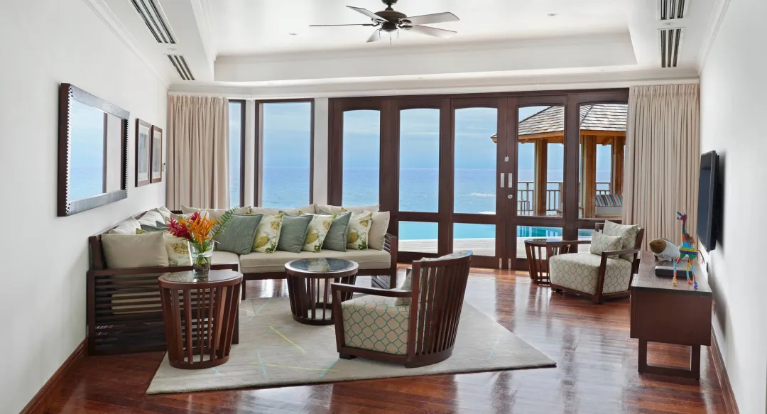 Two Bedroom Oceanfront Pool Villa - Living Room