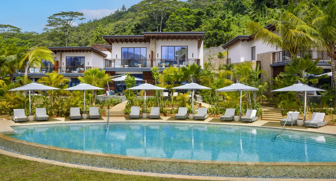 Mango House Seychelles - Pool with Sun Lounge