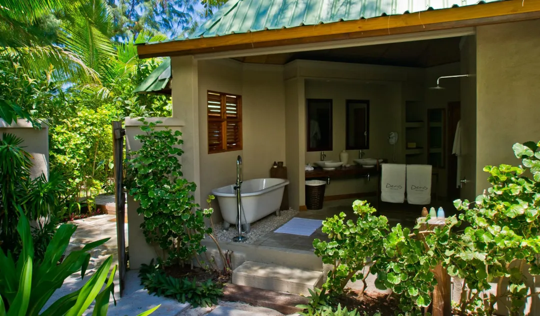 Beach Cottage - Bathroom