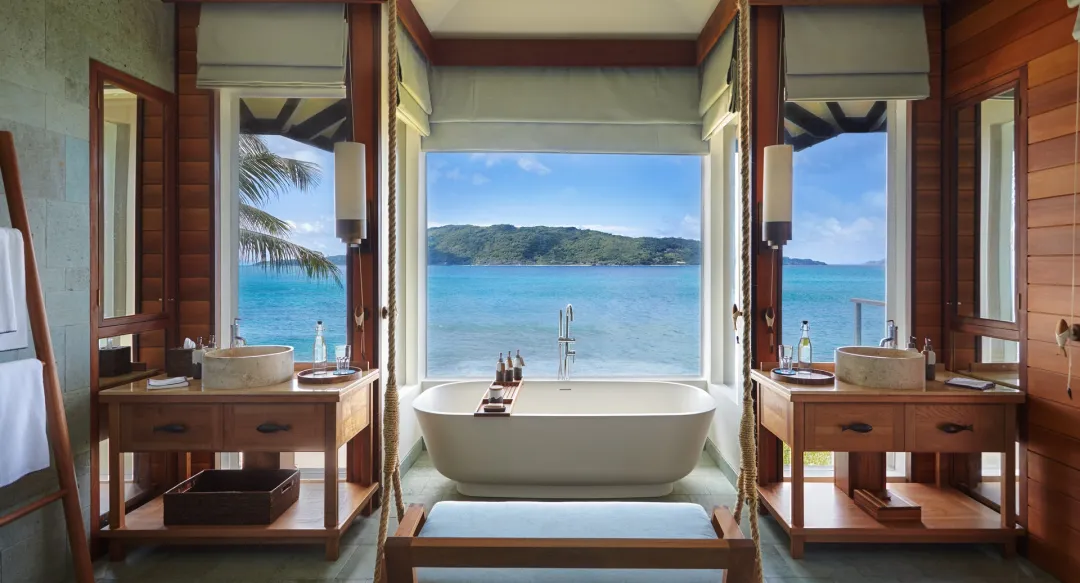 Oceanfront Pool Villa  -Bathroom