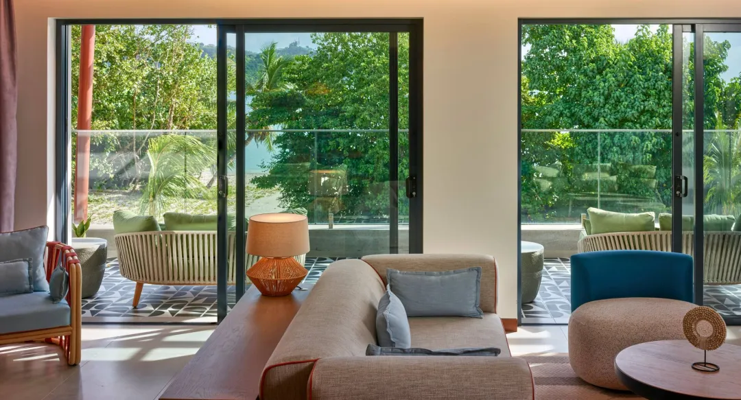 King One Bedroom Suite - Living Aeria