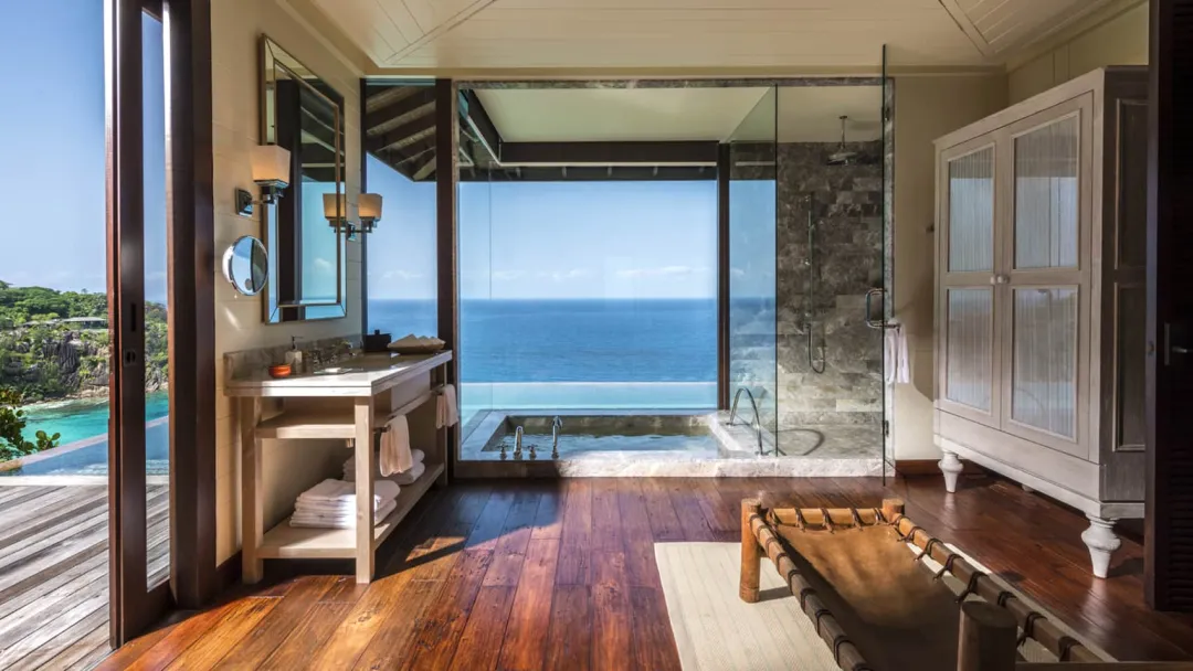 Two Bedroom Hilltop Ocean View Suite - Bathroom