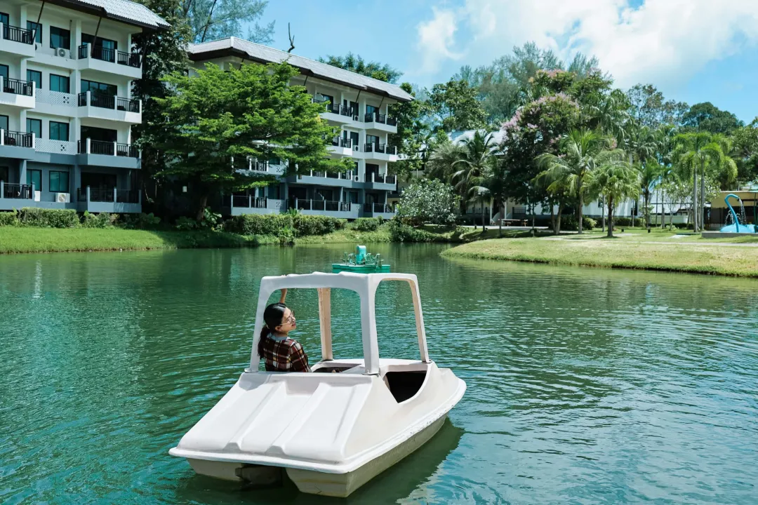 Khao Lak Emerald Beach -Hotel Front Lake View