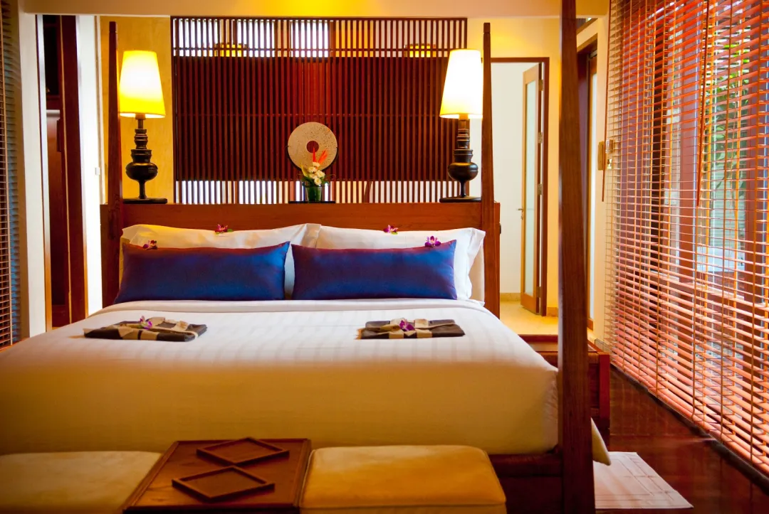 Jacuzzi Suites - Bedroom