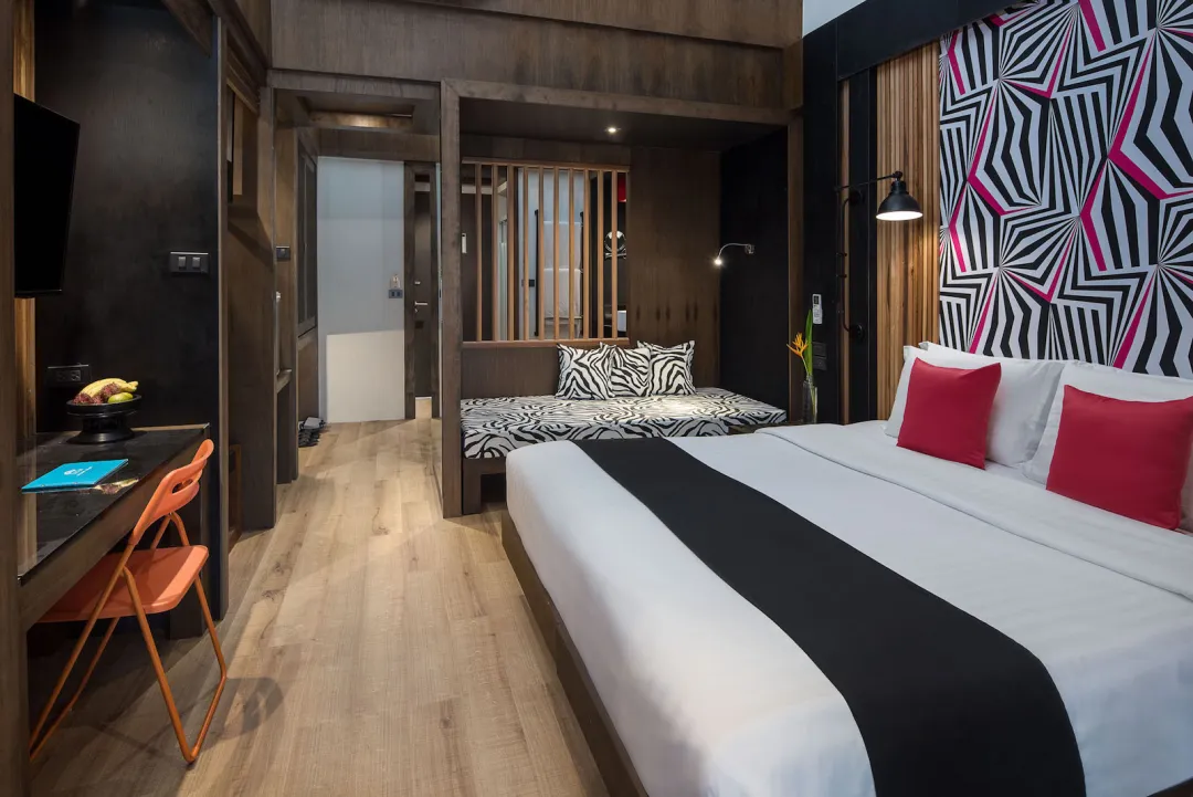 Deluxe Balcony Suite - Bedroom