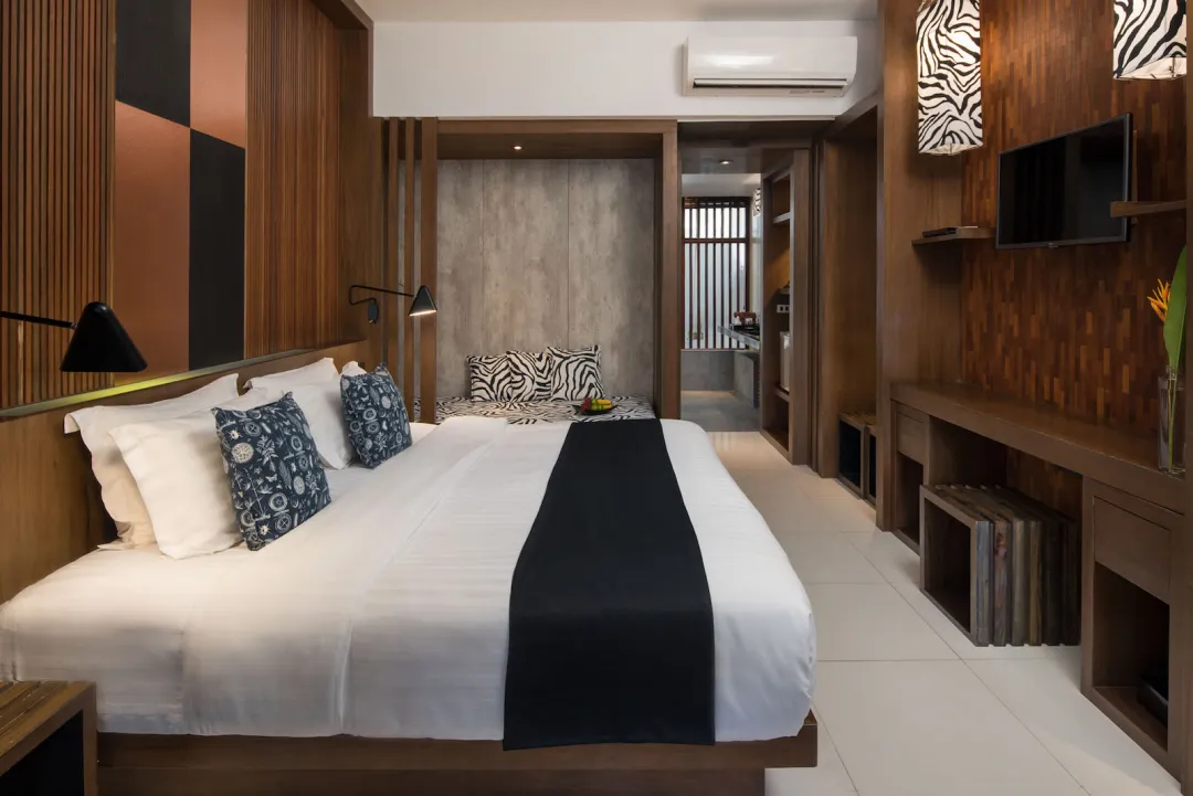Plunge Pool - Bedroom