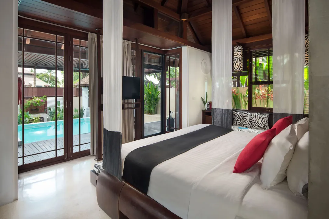 Grand Pool Villa - Bedroom with Pool View
