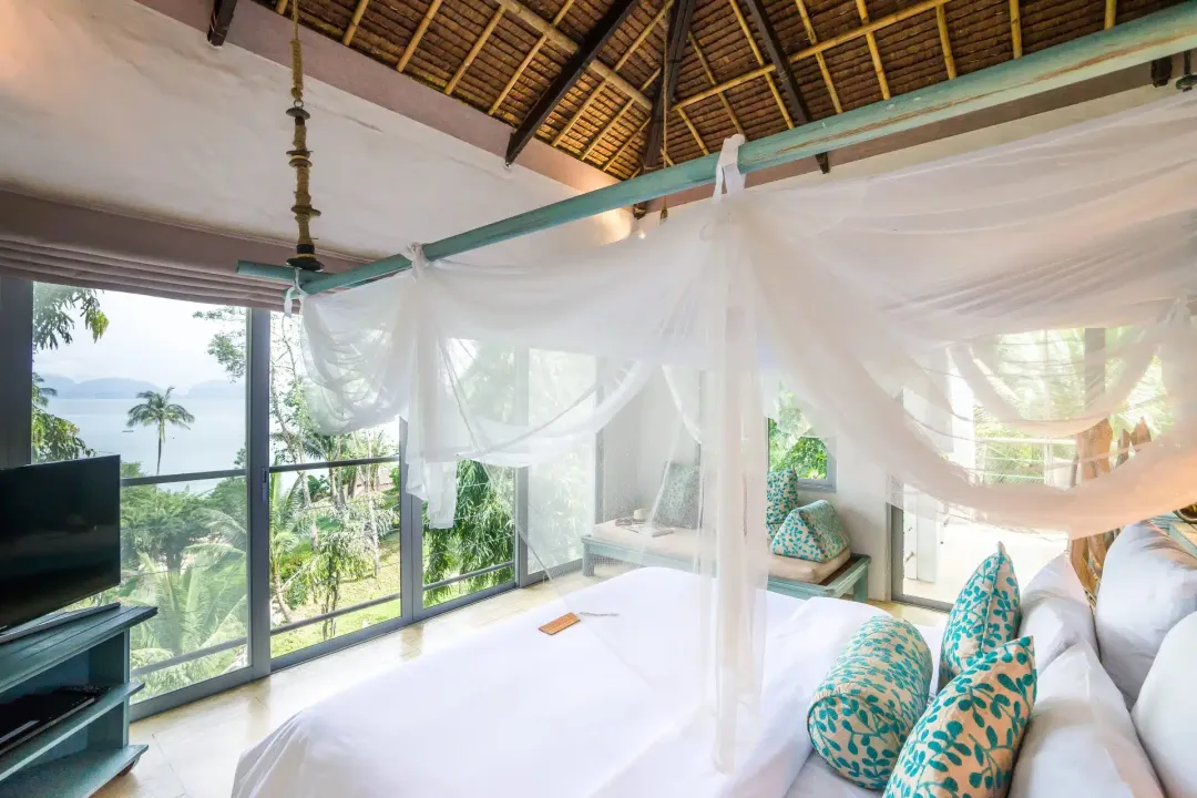 Superior Studio - Bedroom with Garden View