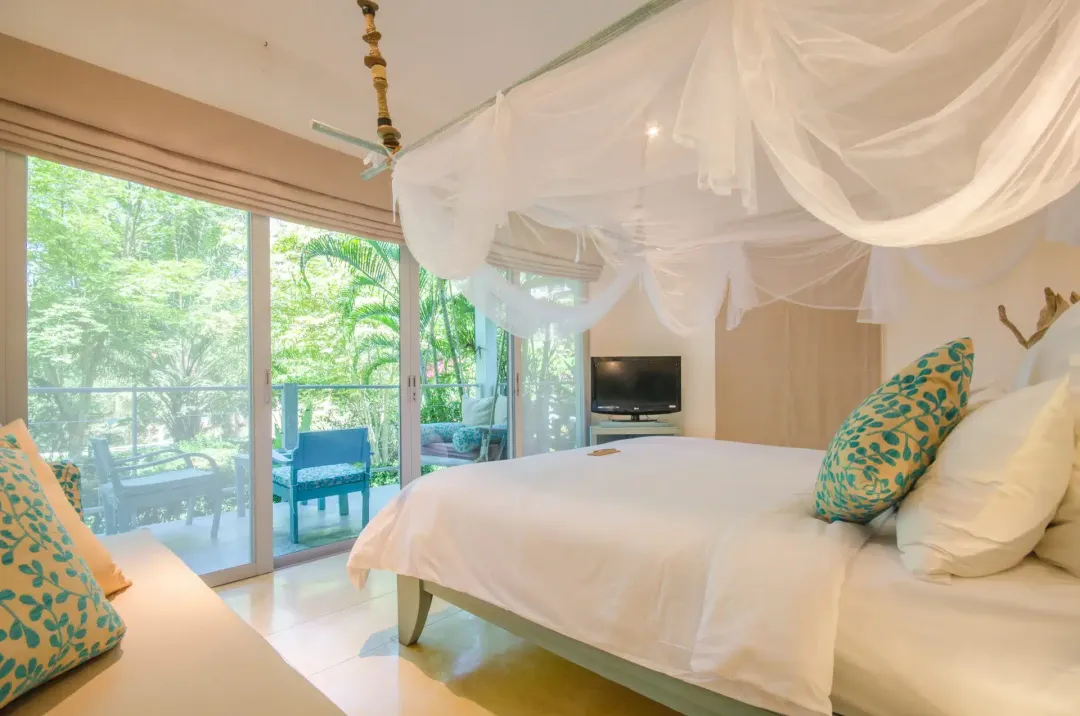 Jacuzzi Studio - King Bed