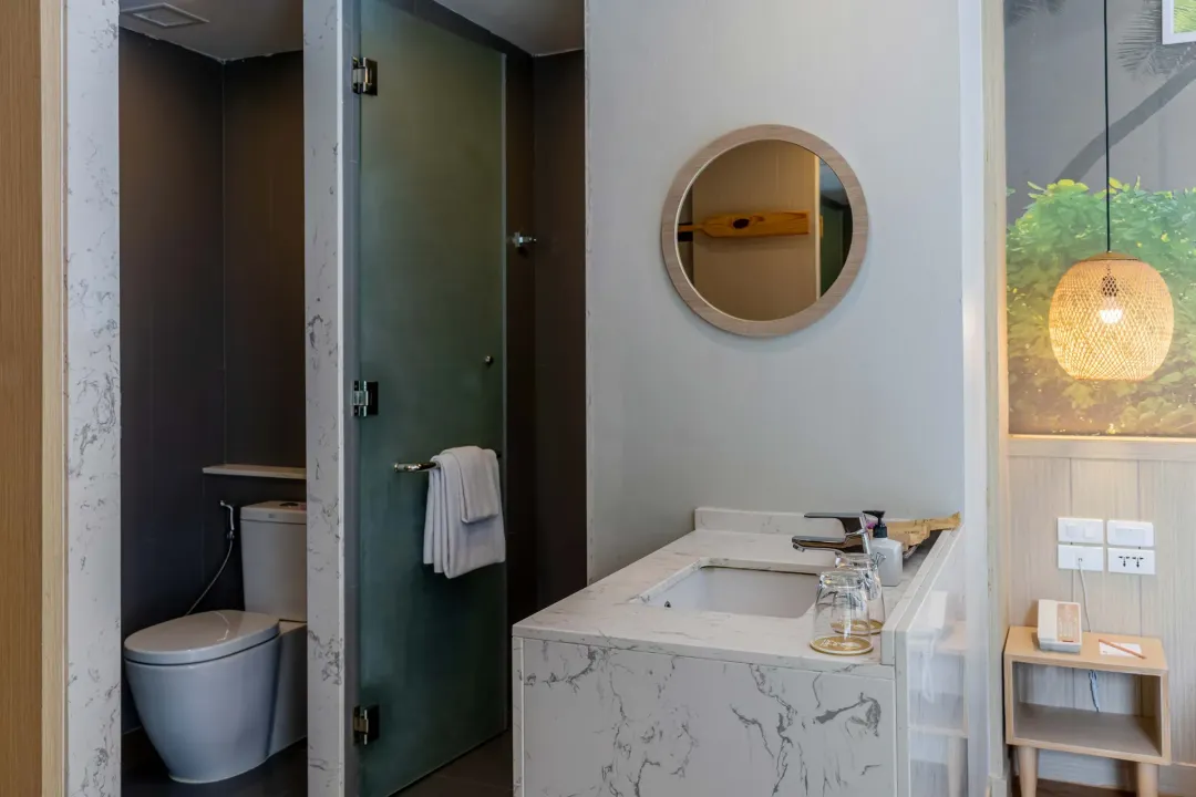 Deluxe Limestone Cliff View - Bathroom