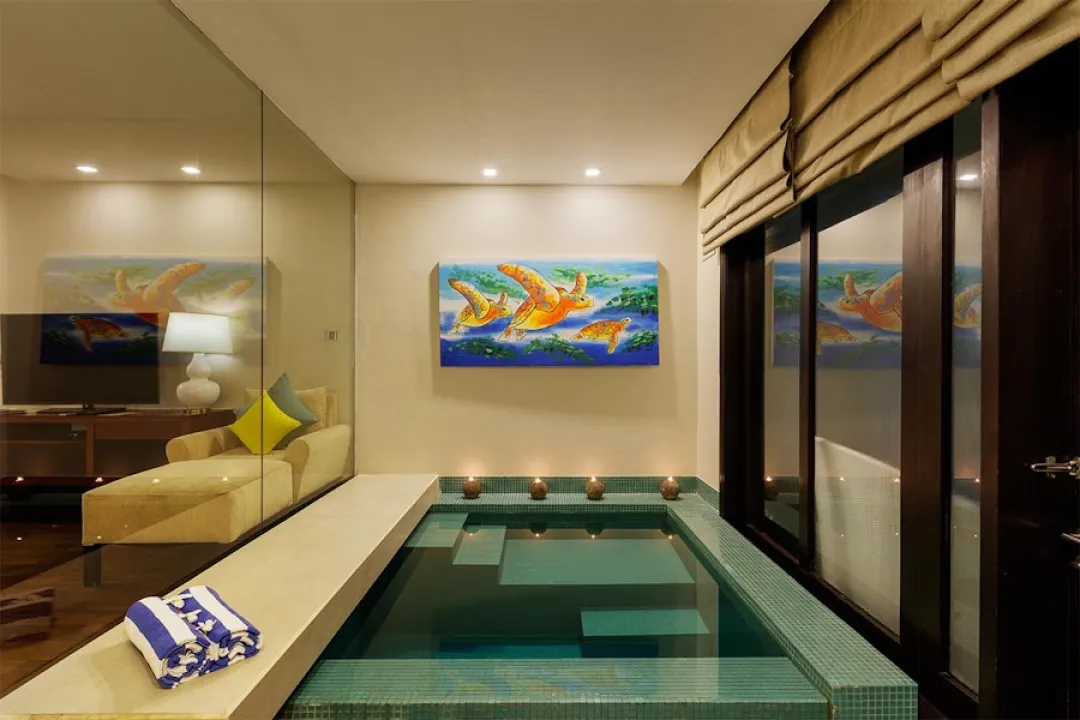 Beach Splash Room - Pool View