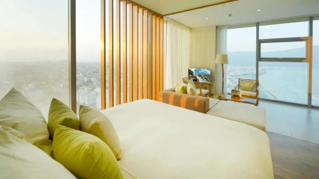 Chic Studio Suite - Bedroom