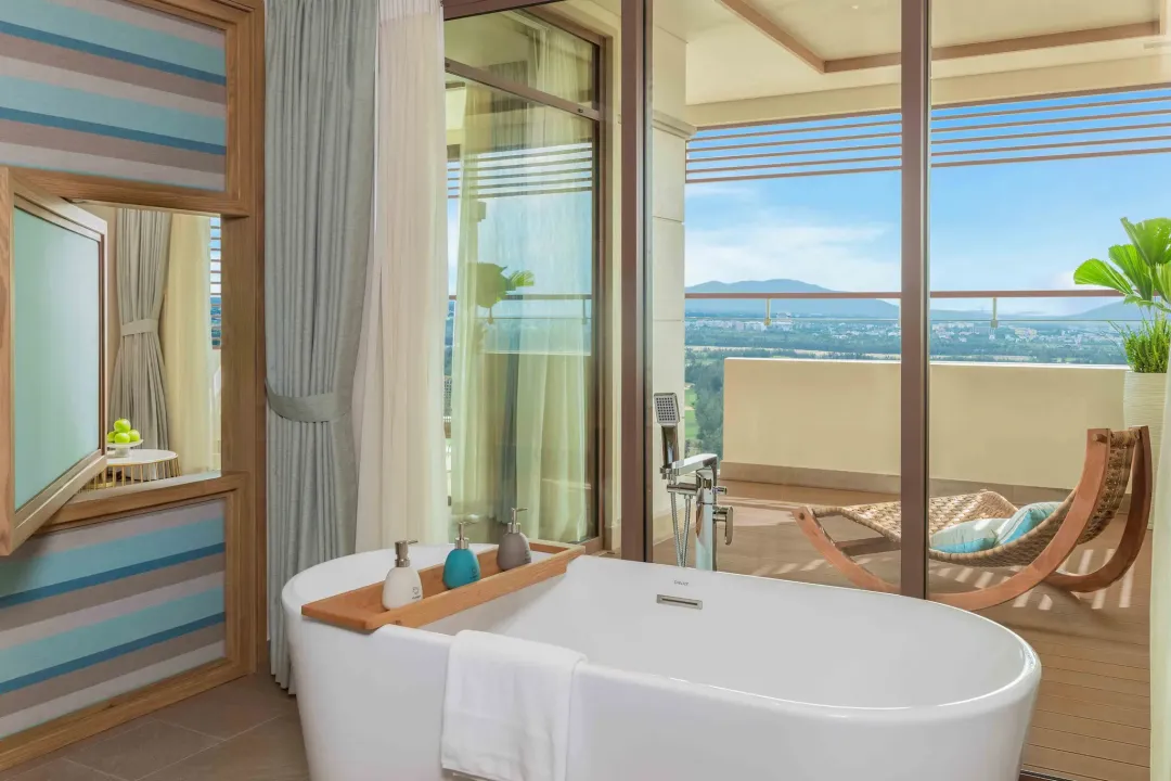 Golf View Suite - Bathtub