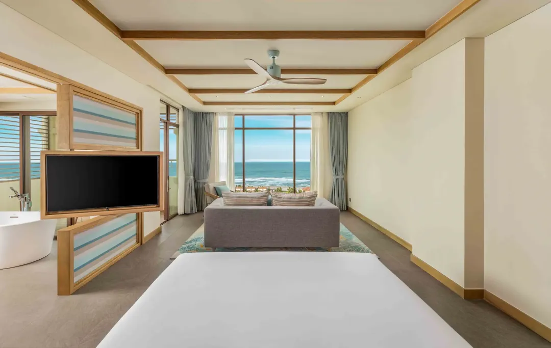 Ocean View Suite - Bedroom with Sea View