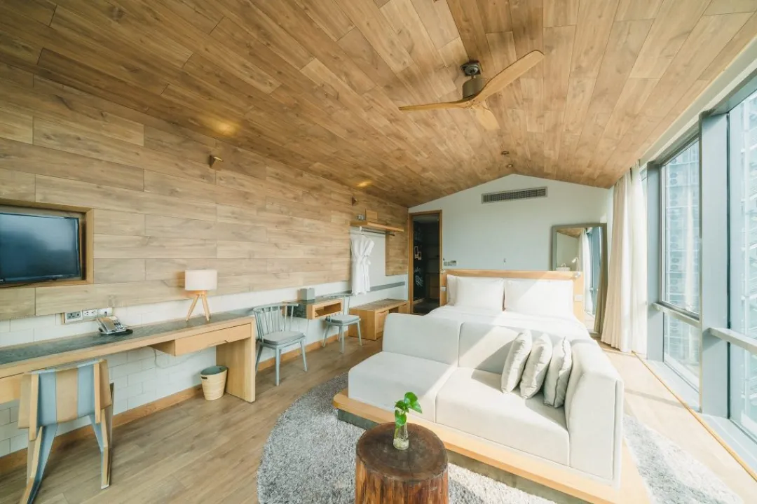 One Bedroom Corner Suite - Bedroom