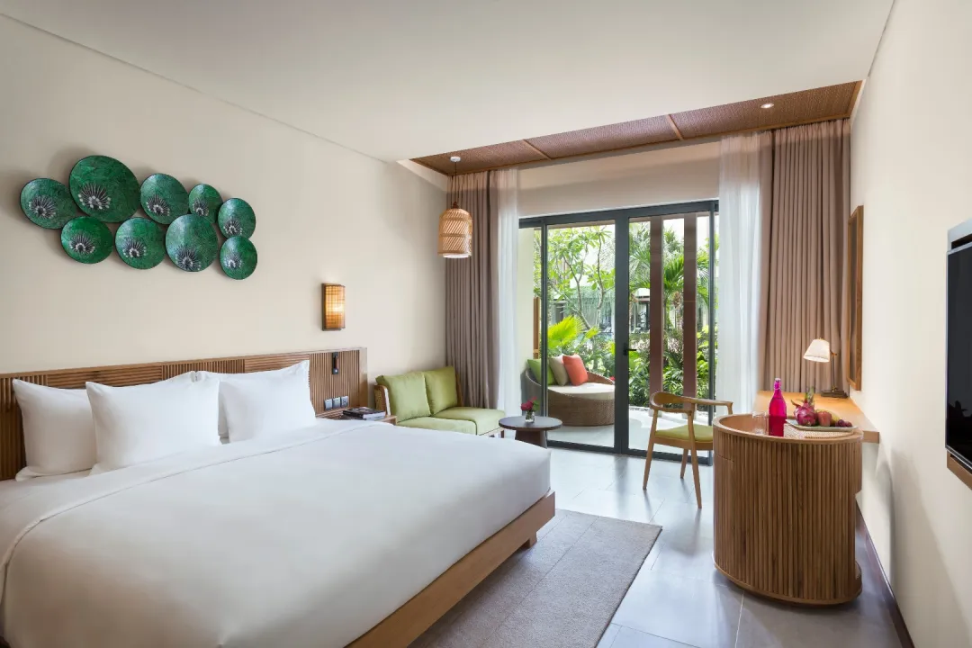 Deluxe Garden View - King Bed