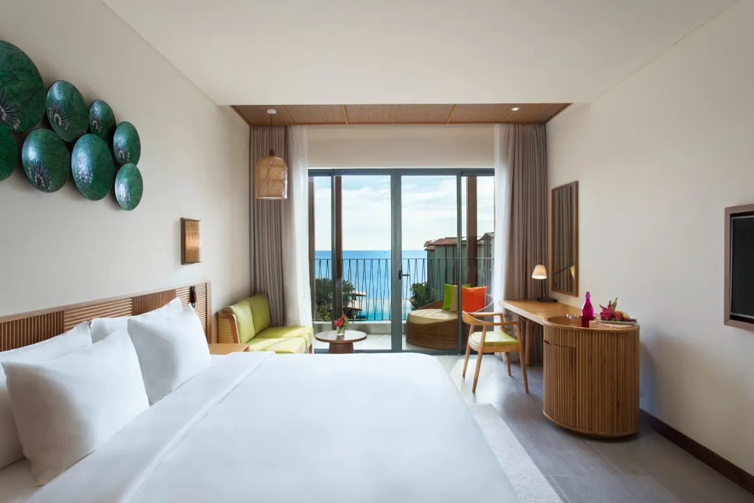Deluxe Ocean View - King Bed