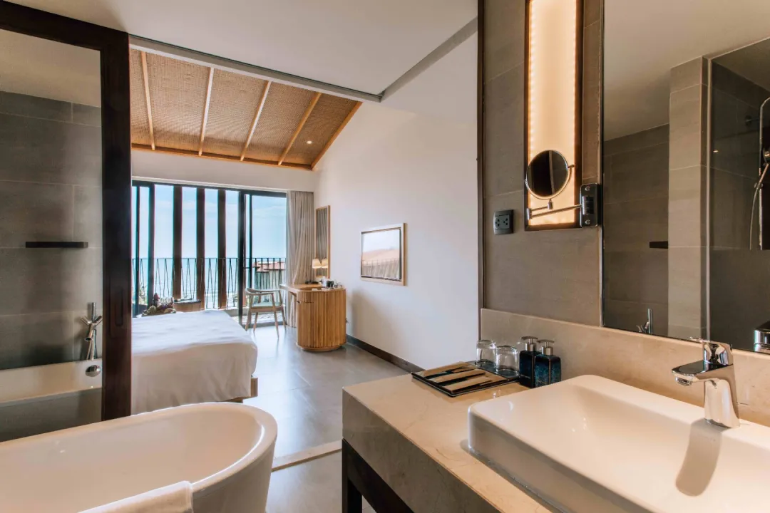 Premium Ocean View - Bathroom