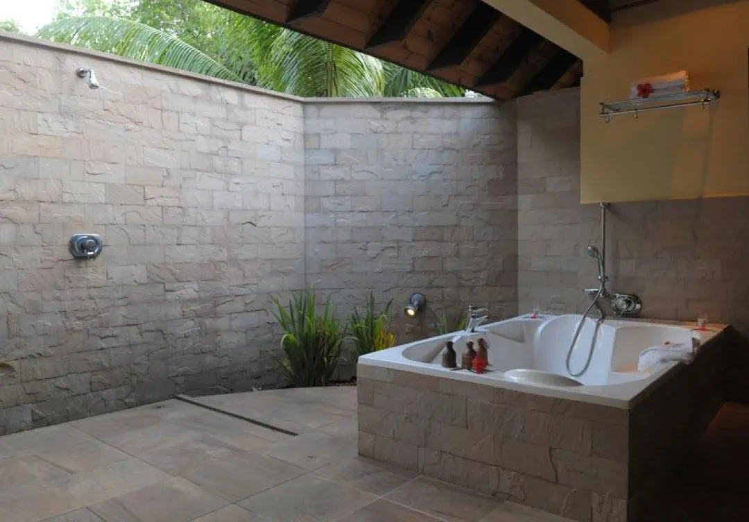 Hillside Villa - Bathroom