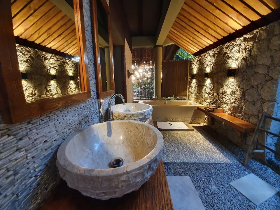 VIlla de Charme - Outdoor Bathroom