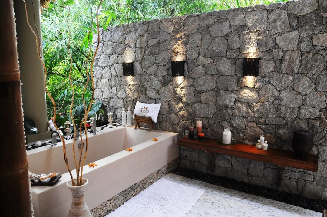 Villa de Charme - Outdoor Bath Tub