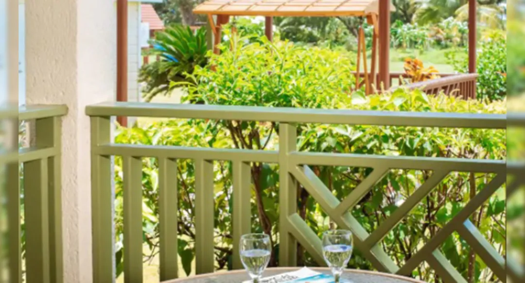 Deluxe Garden View - Balcony Lounge