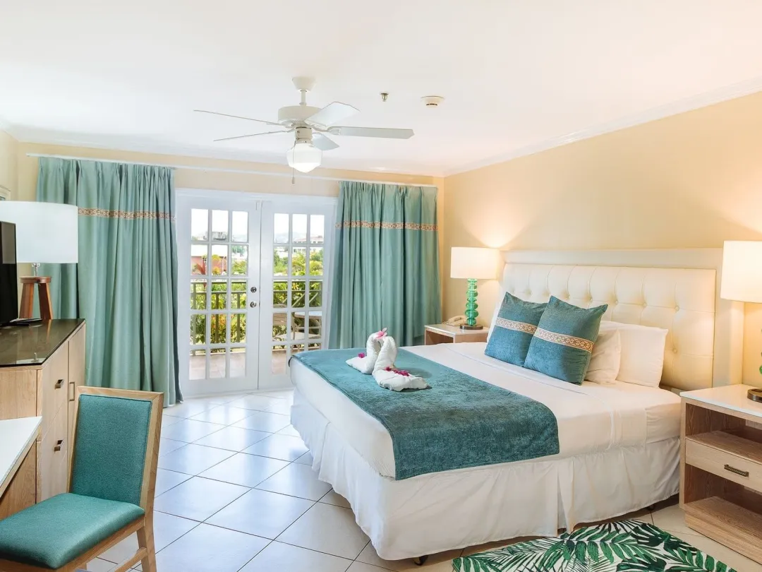 Deluxe Garden View - King Bed