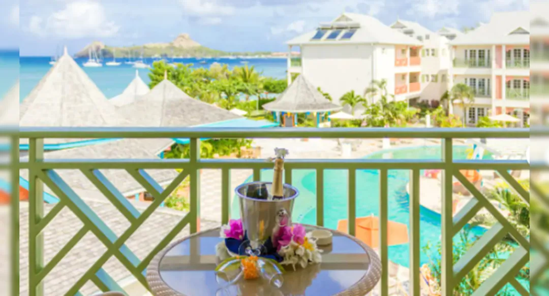 Deluxe Pool View -Balcony Lounge with View