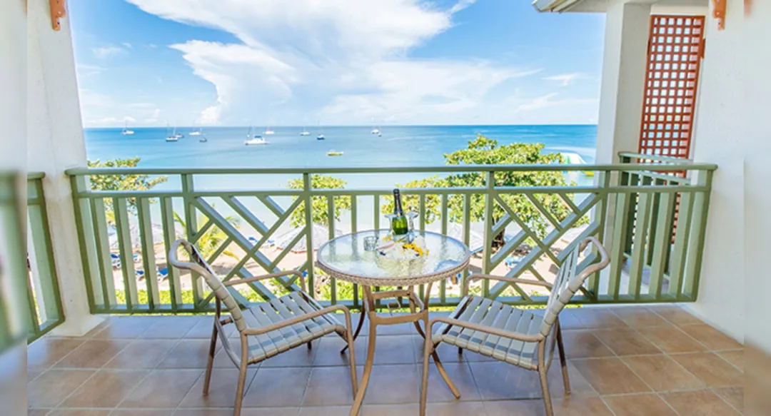 Deluxe Beachfront View Room - Balcony View