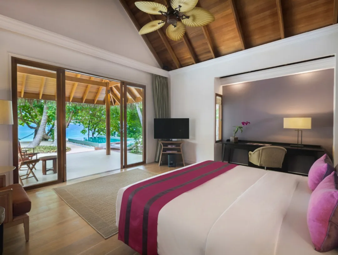 Beach Front Pool Villa - Bedroom