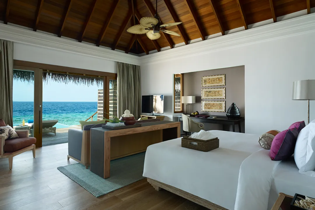 Waterfront Pool Villa - Bedroom