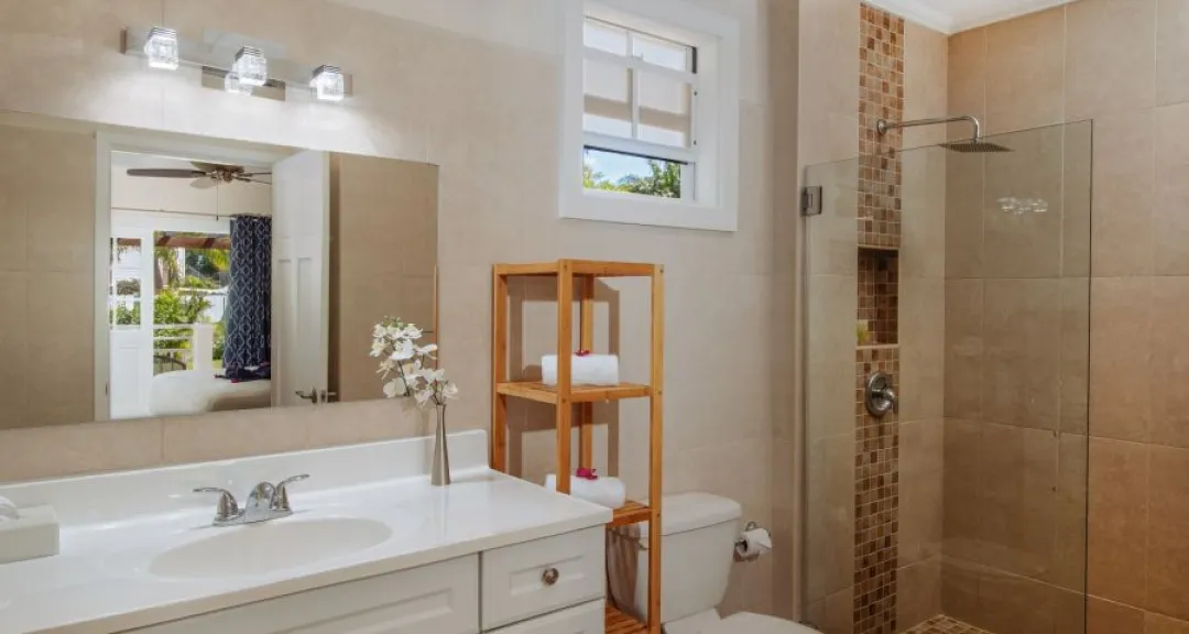 Garden Bungalow - Bathroom