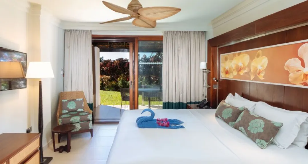 Garden View - Bedroom with Garden View