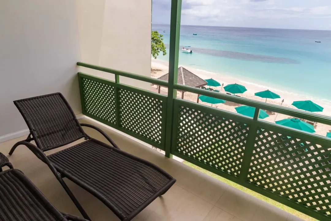 Ocean Front Room - Balcony Lounge with Sea View