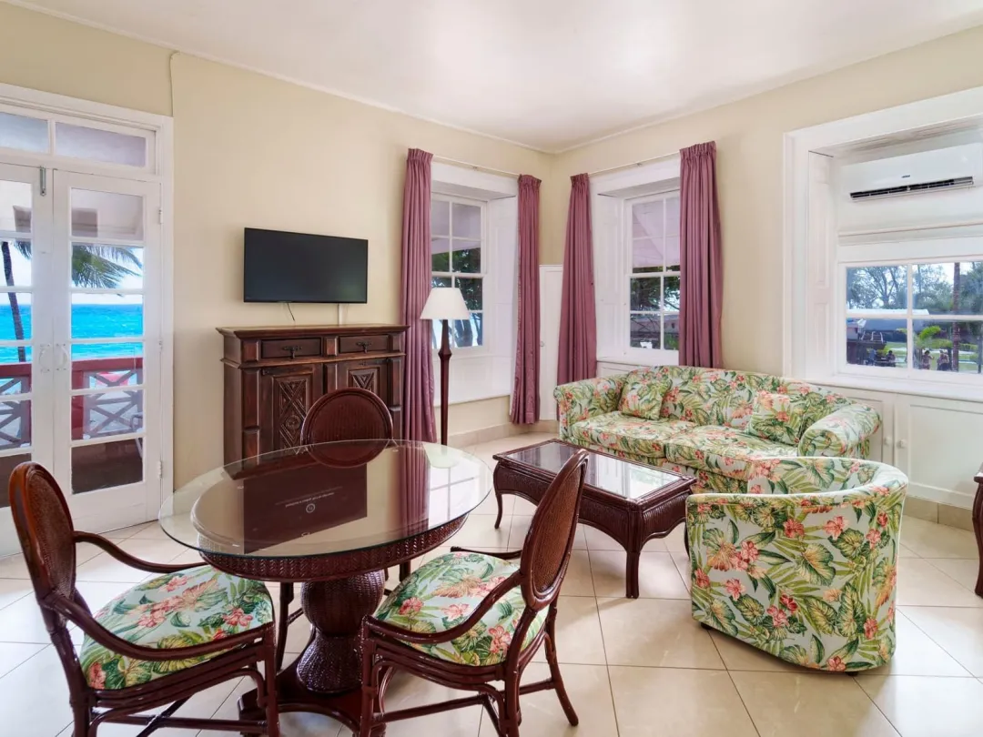 Junior Suite - Living Room
