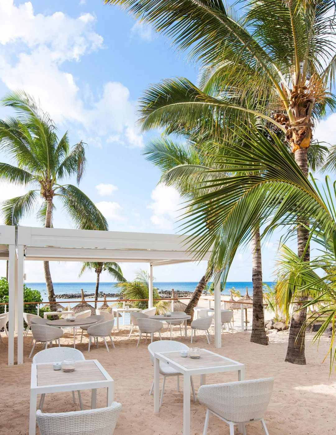 Veranda Pointe Aux Biches - Sandy Lane Bar Lazy Pool