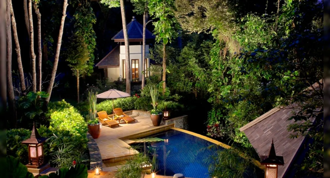 Four Bedroom Hilltop Estate - Pool View