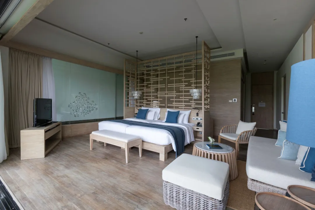 Deluxe Sky Pool Suite - Bedroom