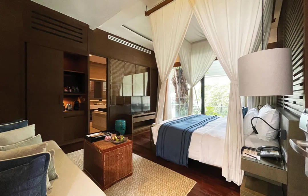 Family Pool Suite - Bedroom