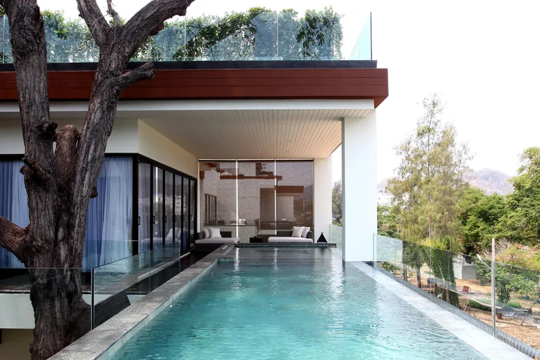 Nidhrarom Suite - Pool View
