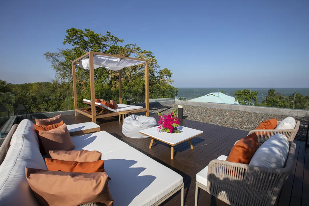 Nidhrarom Suite - Rooftop Seating Aeria