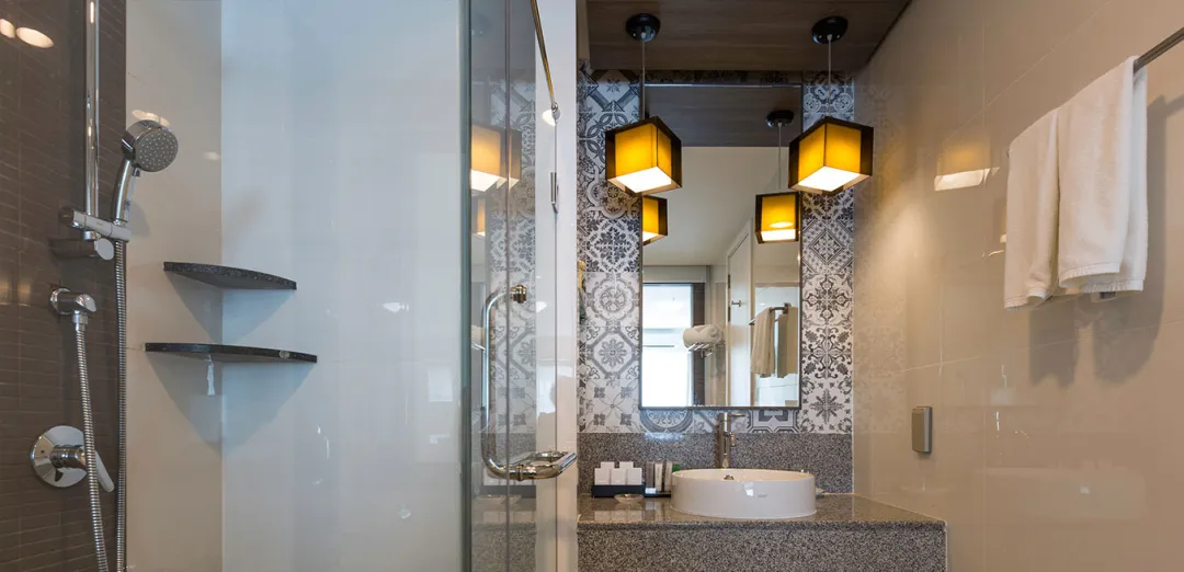 Studio Suite - Bathroom