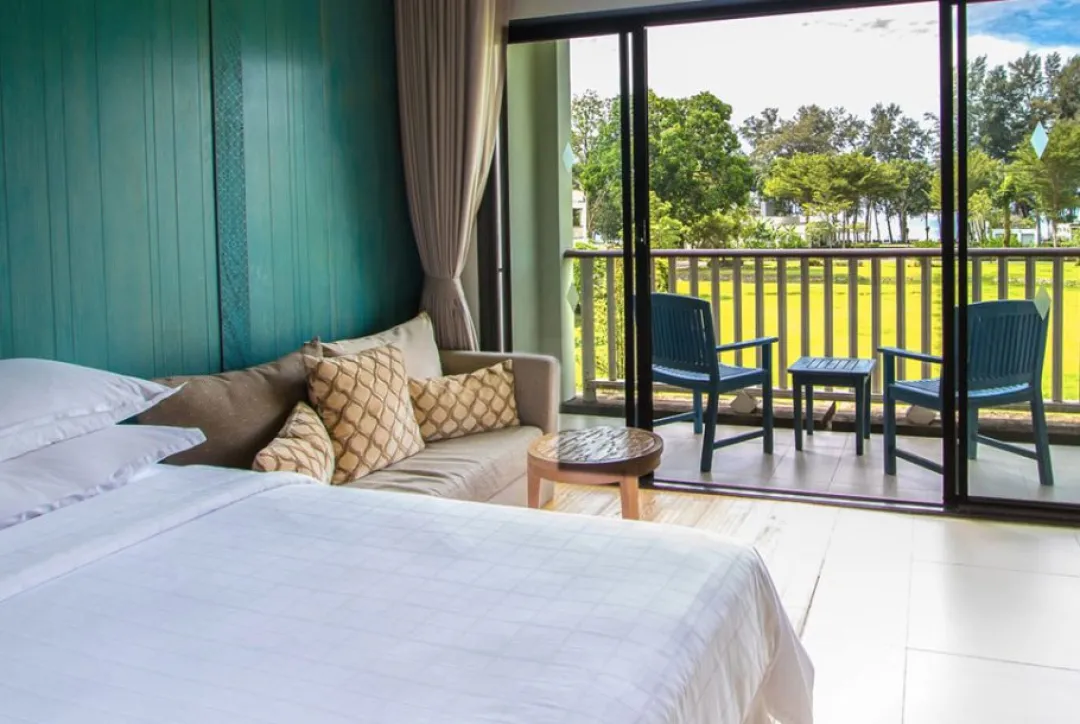 Club Premium Sea Facing Room - Bedroom